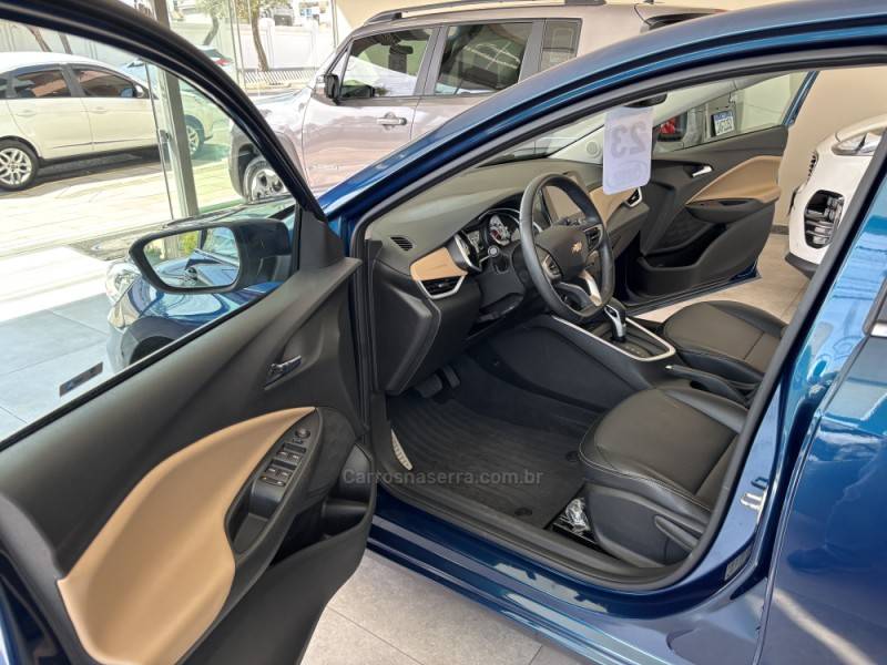 CHEVROLET - ONIX - 2022/2023 - Azul - R$ 89.900,00