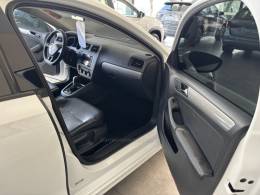 VOLKSWAGEN - JETTA - 2015/2016 - Branca - R$ 72.000,00