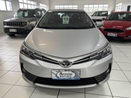 TOYOTA - COROLLA - 2018/2019 - Prata - R$ 107.900,00
