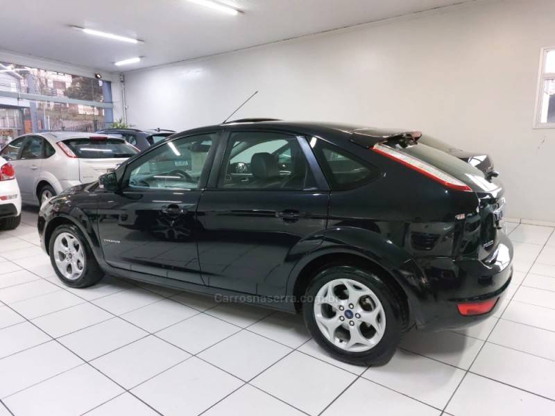 FORD - FOCUS - 2013/2013 - Preta - R$ 54.900,00