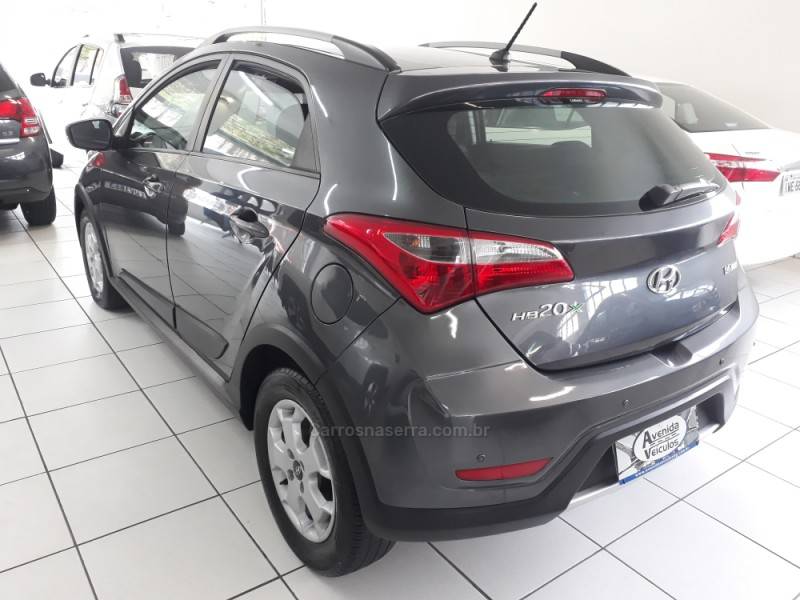 HYUNDAI - HB20X - 2013/2014 - Cinza - R$ 56.900,00