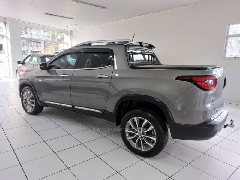 FIAT - TORO - 2018/2019 - Cinza - R$ 112.900,00