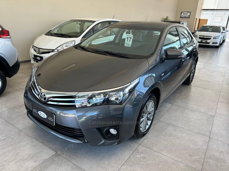 TOYOTA - COROLLA - 2016/2017 - Cinza - R$ 98.500,00