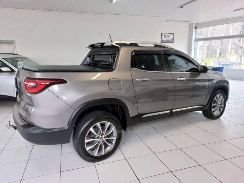 FIAT - TORO - 2018/2019 - Cinza - R$ 112.900,00