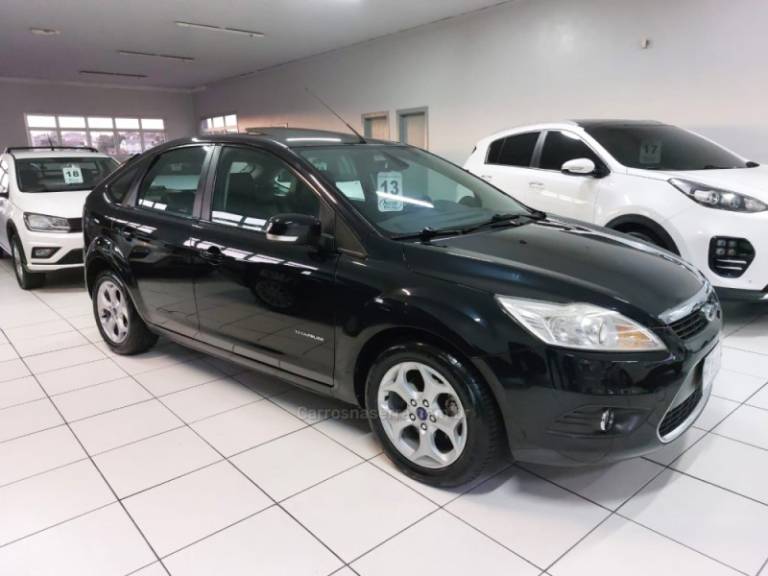 FORD - FOCUS - 2013/2013 - Preta - R$ 54.900,00