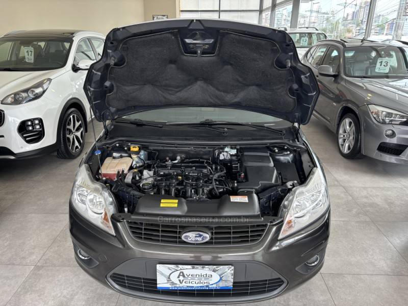 FORD - FOCUS - 2013/2013 - Cinza - R$ 49.900,00