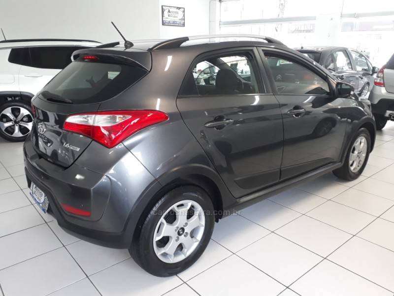 HYUNDAI - HB20X - 2013/2014 - Cinza - R$ 56.900,00