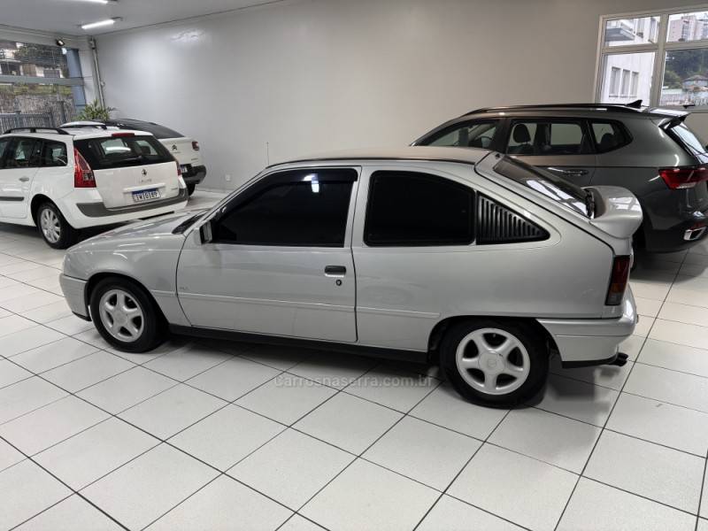 CHEVROLET - KADETT - 1997/1998 - Prata - R$ 35.000,00