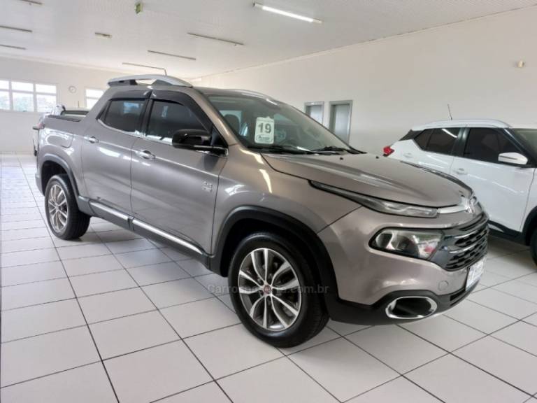 FIAT - TORO - 2018/2019 - Cinza - R$ 112.900,00