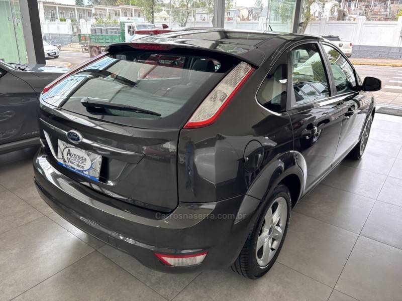 FORD - FOCUS - 2013/2013 - Cinza - R$ 49.900,00