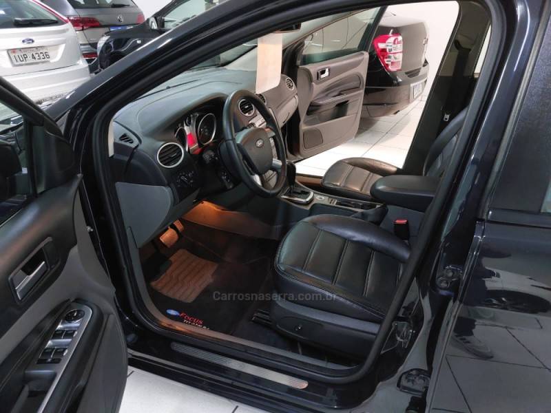 FORD - FOCUS - 2013/2013 - Preta - R$ 54.900,00