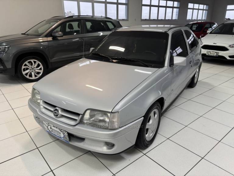 CHEVROLET - KADETT - 1997/1998 - Prata - R$ 35.000,00