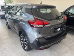 NISSAN - KICKS - 2016/2017 - Cinza - R$ 86.900,00