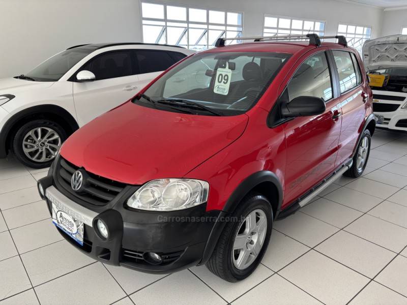 VOLKSWAGEN - CROSSFOX - 2008/2009 - Vermelha - R$ 38.900,00