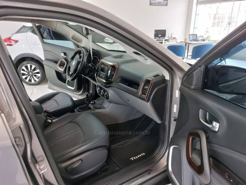 FIAT - TORO - 2018/2019 - Cinza - R$ 112.900,00