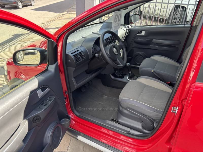 VOLKSWAGEN - CROSSFOX - 2008/2009 - Vermelha - R$ 38.900,00