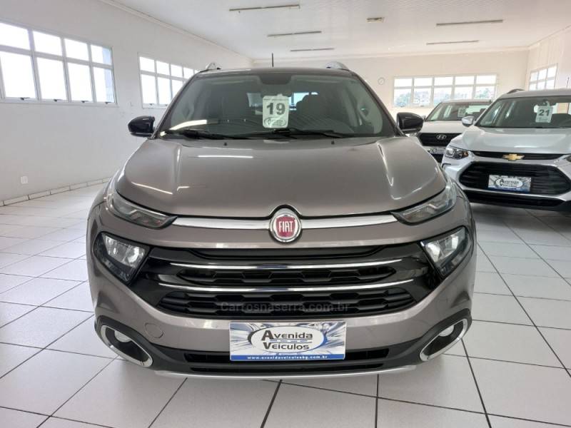 FIAT - TORO - 2018/2019 - Cinza - R$ 112.900,00