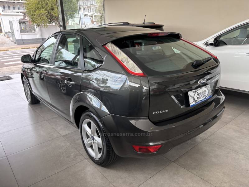 FORD - FOCUS - 2013/2013 - Cinza - R$ 49.900,00